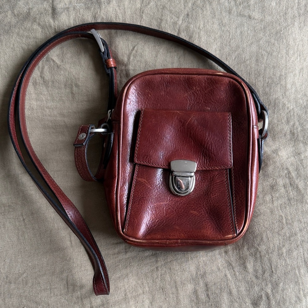 Vintage Leather Crossbody Bag in Deep Brown